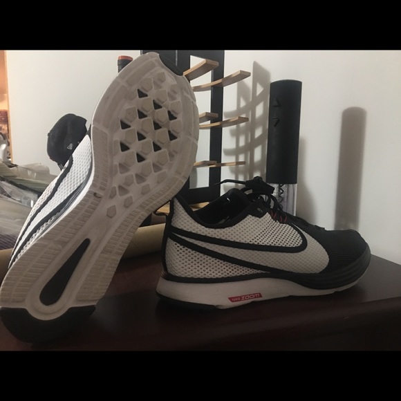 Worn twice! Size 10. Nike zoom flyknit. - Picture 5 of 5